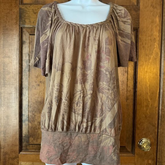 Charlotte Russe Taupe w/Mauve Flowers Pullover Top Large - Picture 1 of 12